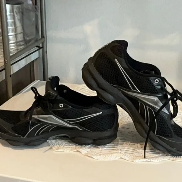 Reebok Women’s Athletic Sneakers Runrone Action Size 8.5 Black - Picture 4 of 7